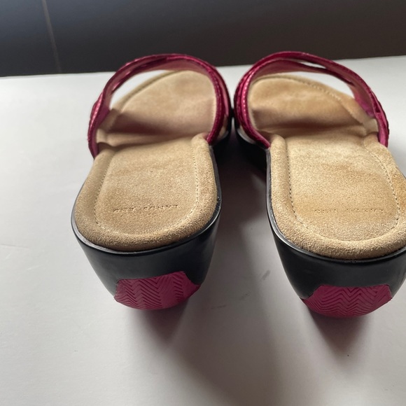 Lands End Slip On fushia suede sandals sz 8 - Picture 3 of 6
